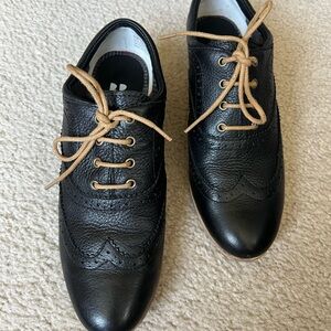 Women’s Black Leather Wingtip Oxford Shoes